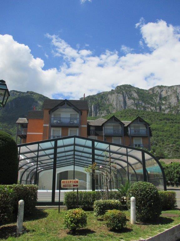 Hôtel Chez Pierre d'Agos Agos-Vidalos Exterior foto