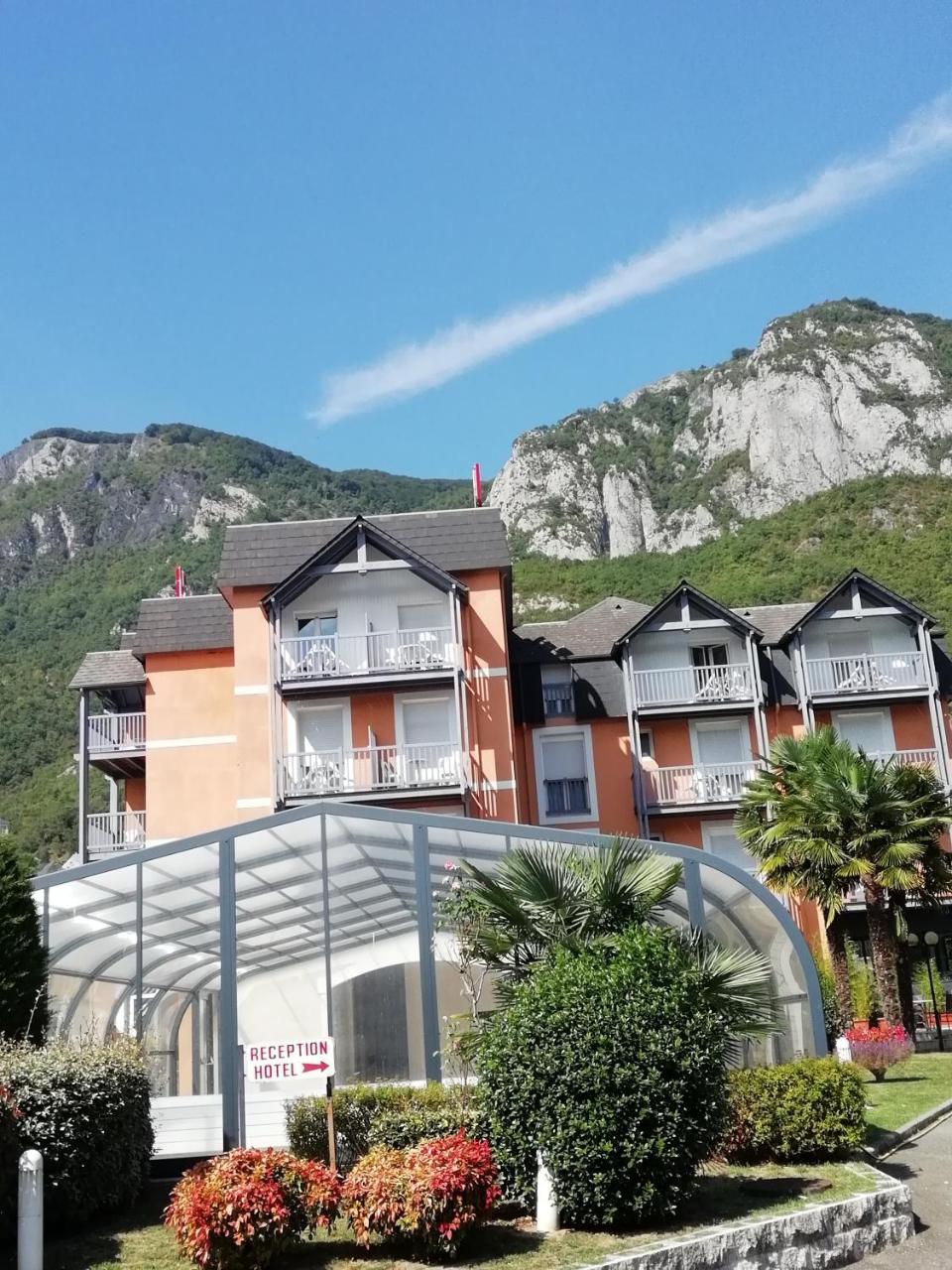 Hôtel Chez Pierre d'Agos Agos-Vidalos Exterior foto
